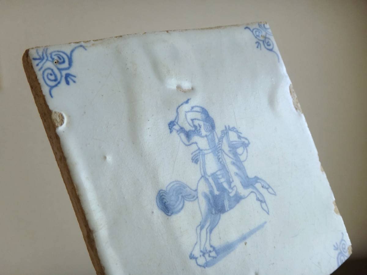 Amazon.co.jp: 17世紀オランダデルフトタイル【騎士c】)1600年代