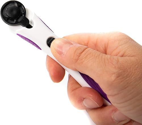 Miniatura 7 de The Quilted Bear Alfombrilla de corte giratoria de 360 de 12 x 12 pulgadas con regla antideslizante transparente de 4.5 x 4.5 pulgadas y cortador