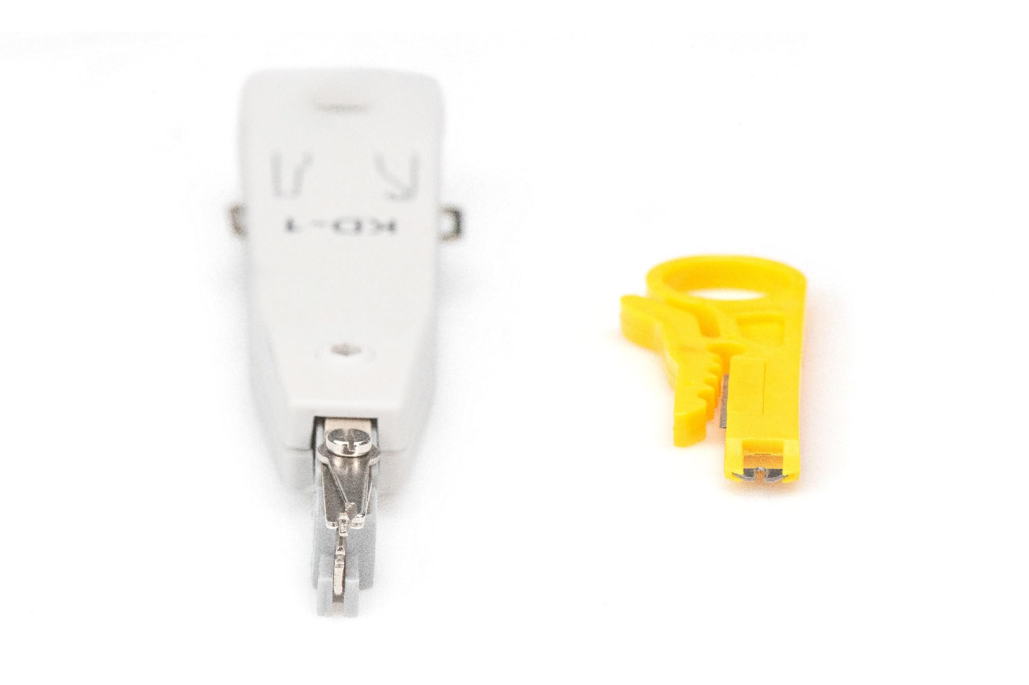 DIGITUS Kit d'outils réseau LAN - Testeur de réseau - Pince à sertir - Outil de coupe et de dénudage - Outil de raccordement LSA - Tournevis - Sac de transport en nylon