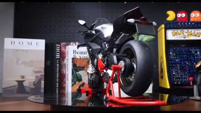 Amazon.co.jp: 1:6 スケール完全再現 Panigale V4 SP2 金属ダイ