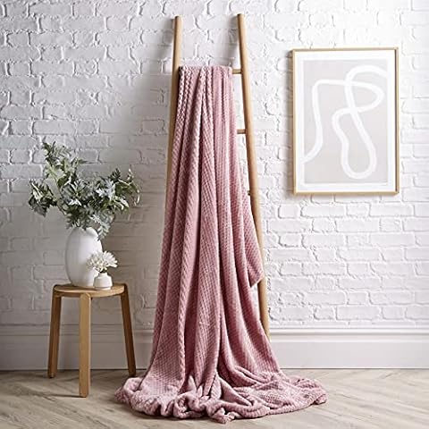 Olivia Rocco Super Soft Honeycomb Throw Cover