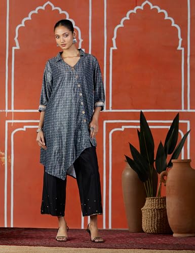 Image of Juniper Women's Velvet Geometric Regular Kurta