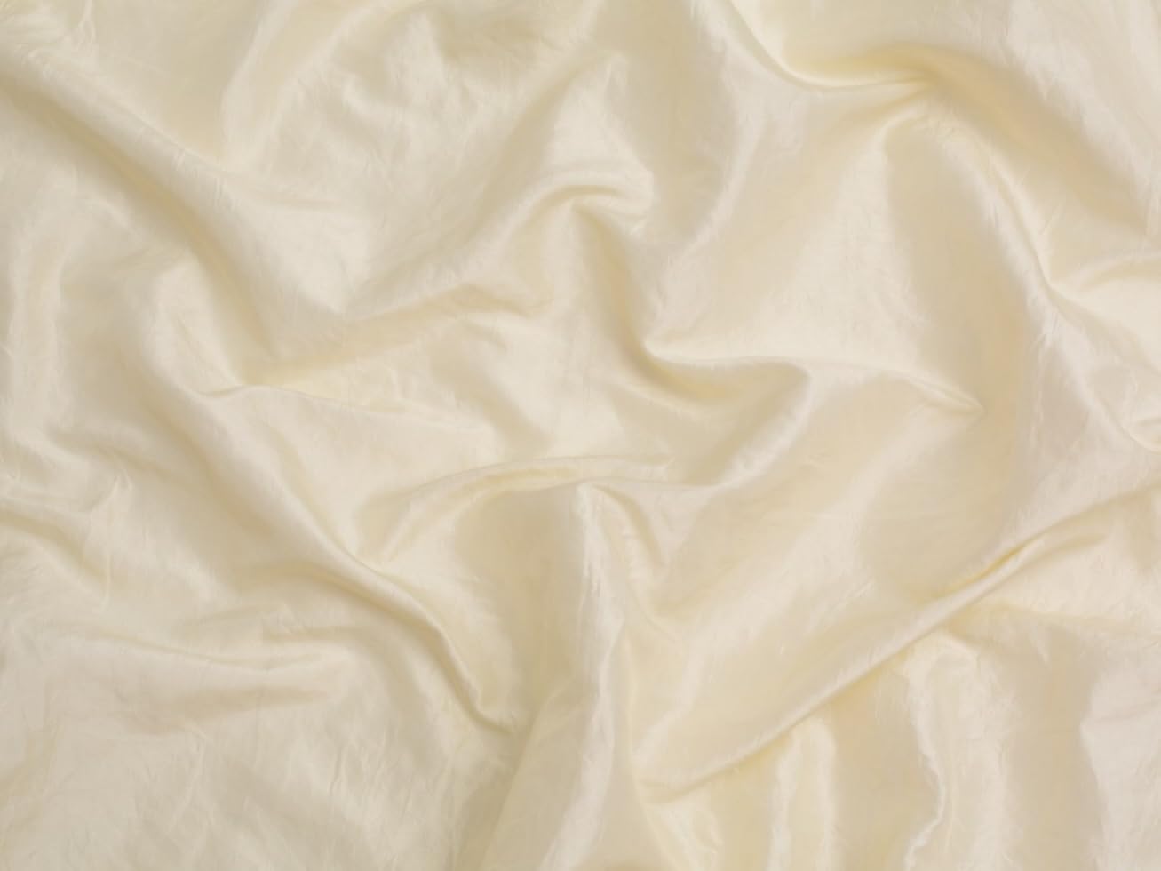 Minerva Crushed Taffeta Fabric Ivory - per metre