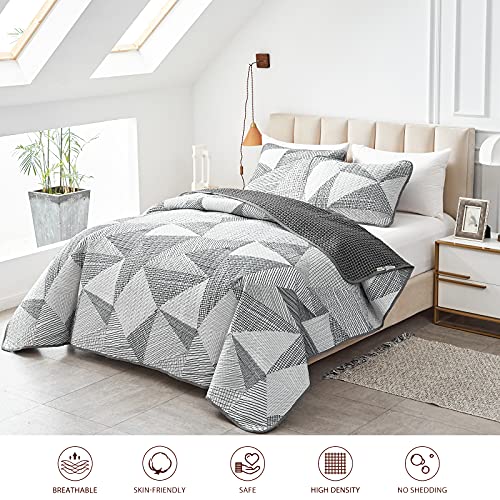 Joyreap 3 Pieces Quilt Set Full/Queen, Geometrical Triangle White Pattern, Smooth Soft Microfiber Quilt, Bedspread Bed Cover For All Season, 1 Quilt And 2 Pillow Shams- 90X90 Inches #TOP1