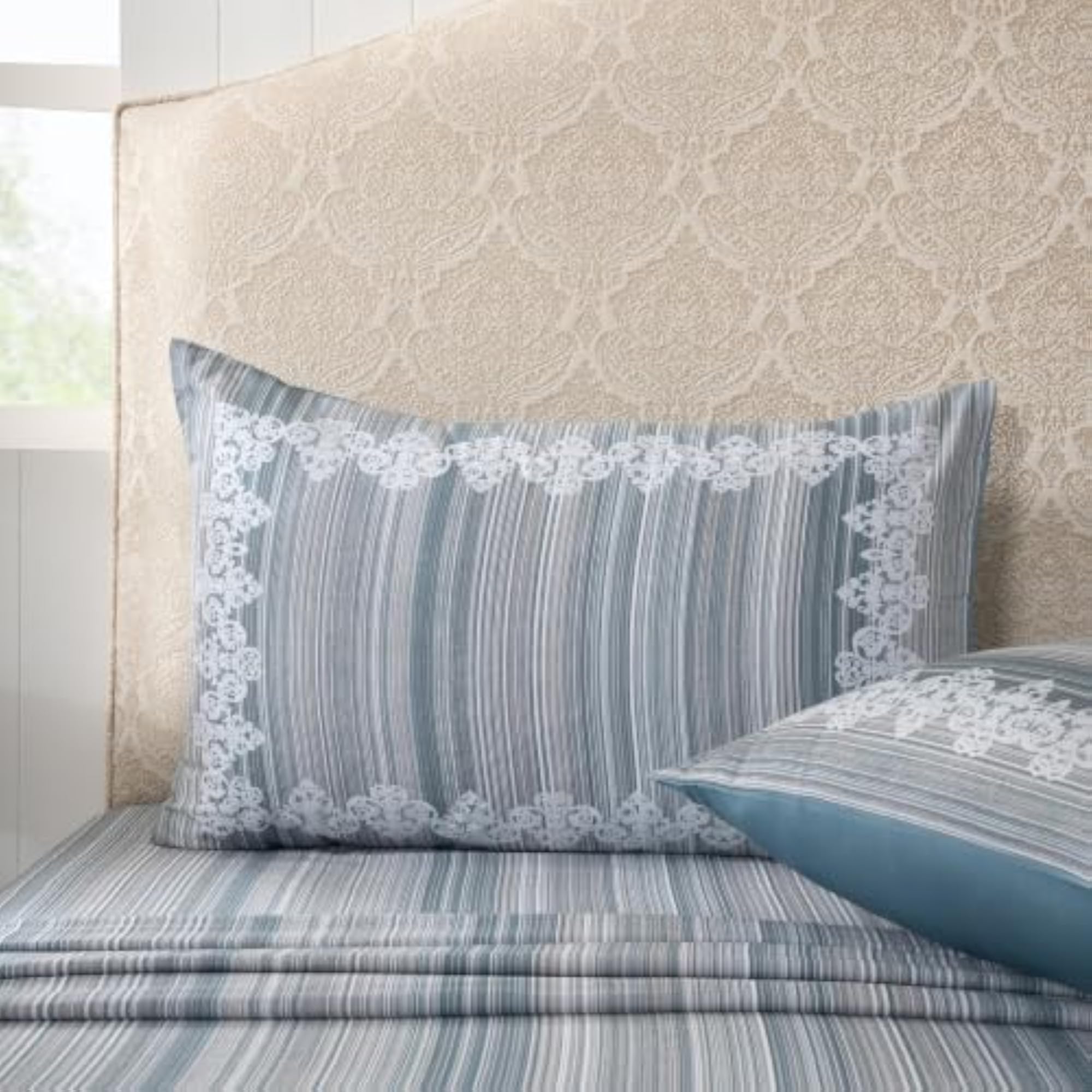 100% Cotton King Size Bedsheet with 2 Pillow Covers