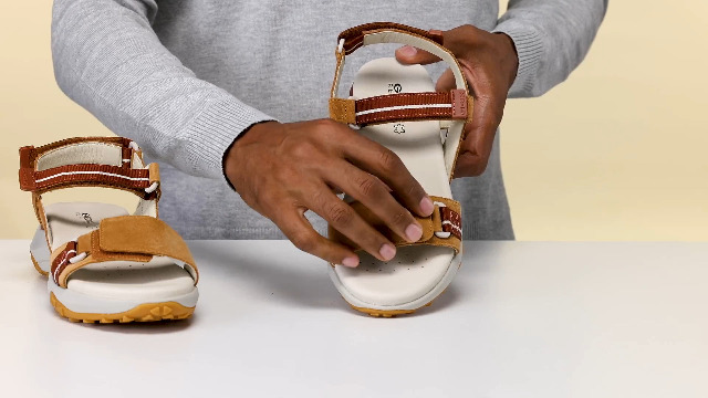 Adiletten 37 Geox Women's D Sorapis Grip A Sports Sandal