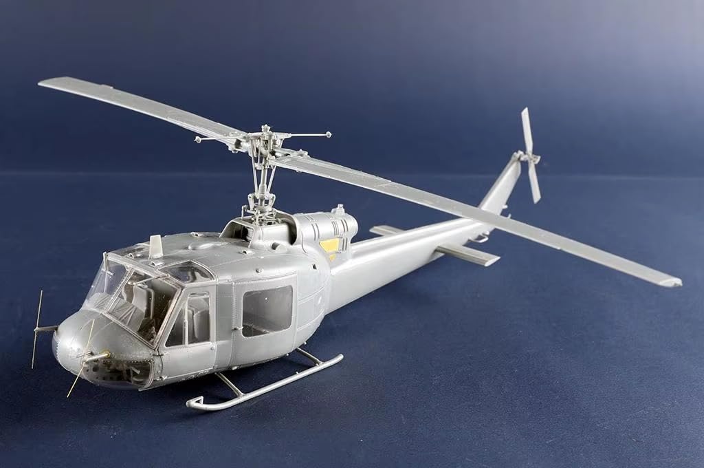 Maquette Hélicoptère 1/24 MONOGRAM 6086 UH-1B Huey Chopper (Tour of