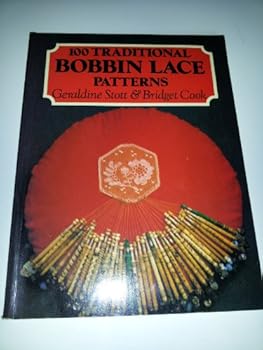 Paperback 100 Traditional Bobbin Lace Patterns Book
