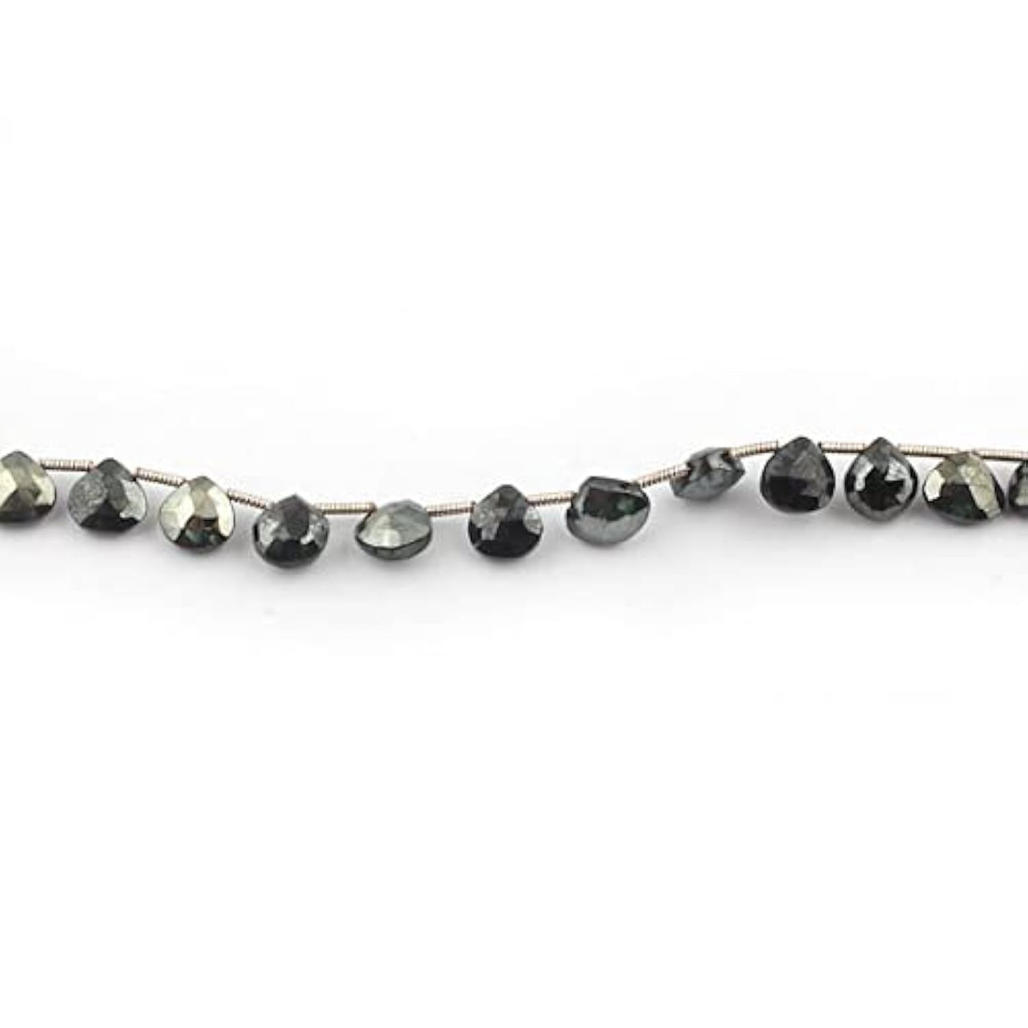 Spinelle noir facetté en cœur 7x8mm pour création de bijoux raffinés