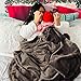 BEDSURE Kuscheldecke Flauschig Decke Fleecedecke - Wohndecke Warm Winter Weich, Sofadecke XL, Geschenke für Frauen, Decke Couch Blanket, Wohn- & Kuscheldecken 150x200cm, Sofa überwurfdecke Braun