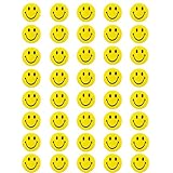 Oblique Unique 40 Stück Buttons mit Lachgesicht – Gelbe Anstecker Ø 3 cm mit Sicherheitsnadel hinten | Party-Mitgebsel, Kindergeburtstag, Karneval, Team-Events, Dekoration & Giveaways für gute Laune