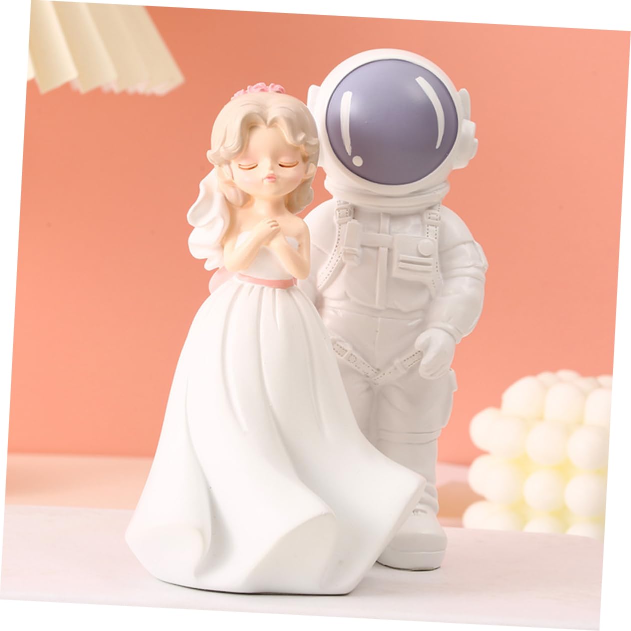 1 Paar Hochzeitspaar Figuren aus Kunstharz, Weiße Dekofigur | Brautpaar als Tisch und Regalakzent, Chic und Lovely, Geschenkidee für Familie und Freunde