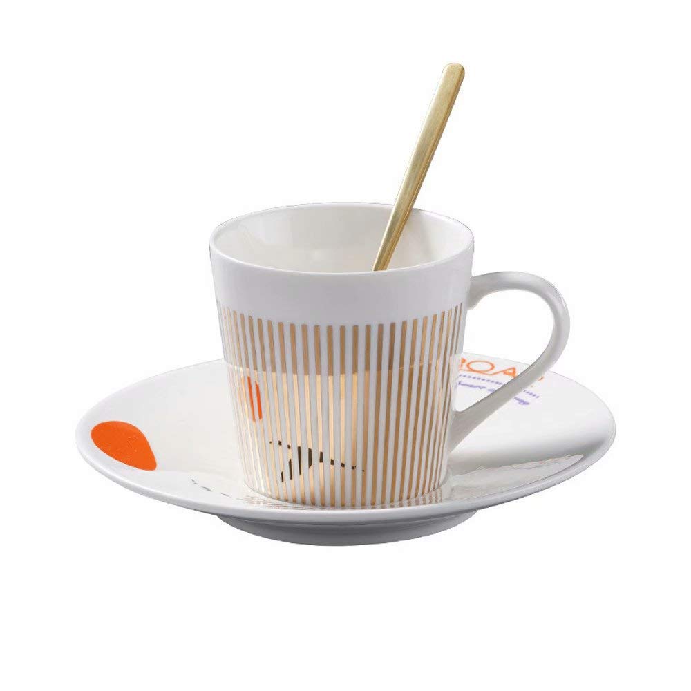 Tasse et soucoupe miroir pour cappuccino et thé au salon, style image inversée chic