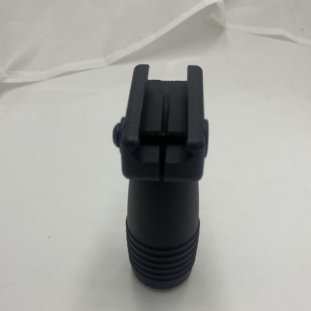 Airsoft FrontGriff, Nylon Ergonomischer Griff Taktischer Griff Vertikaler Griff für 20mm Picatinny Schiene Montage(Runden)