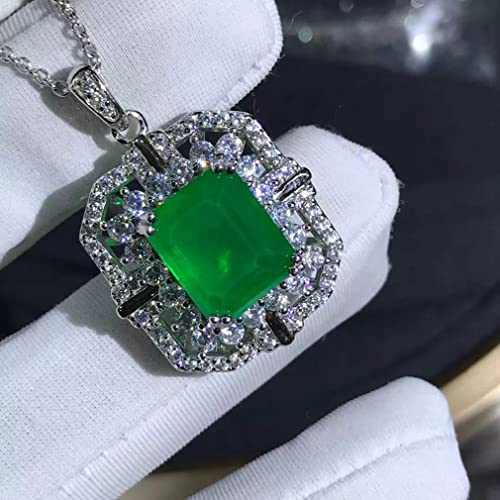 Pendentif émeraude moissanite argent 925 idéal pour sublimer vos tenues de soirée et mariages