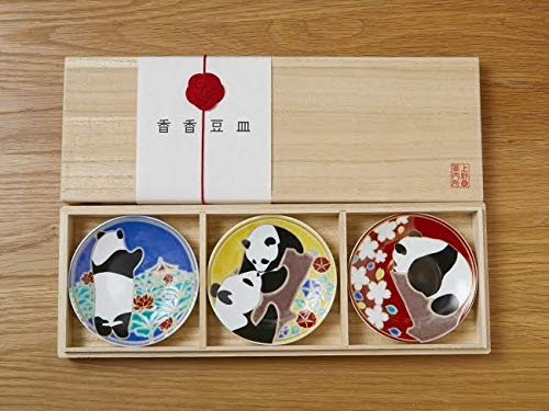 【新品未使用】パンダ自身フェス　上野ファミリーとルンルンの豆皿セット Amazon | パンダ シャンシャン 九谷焼 豆皿3個セット 上野案内所