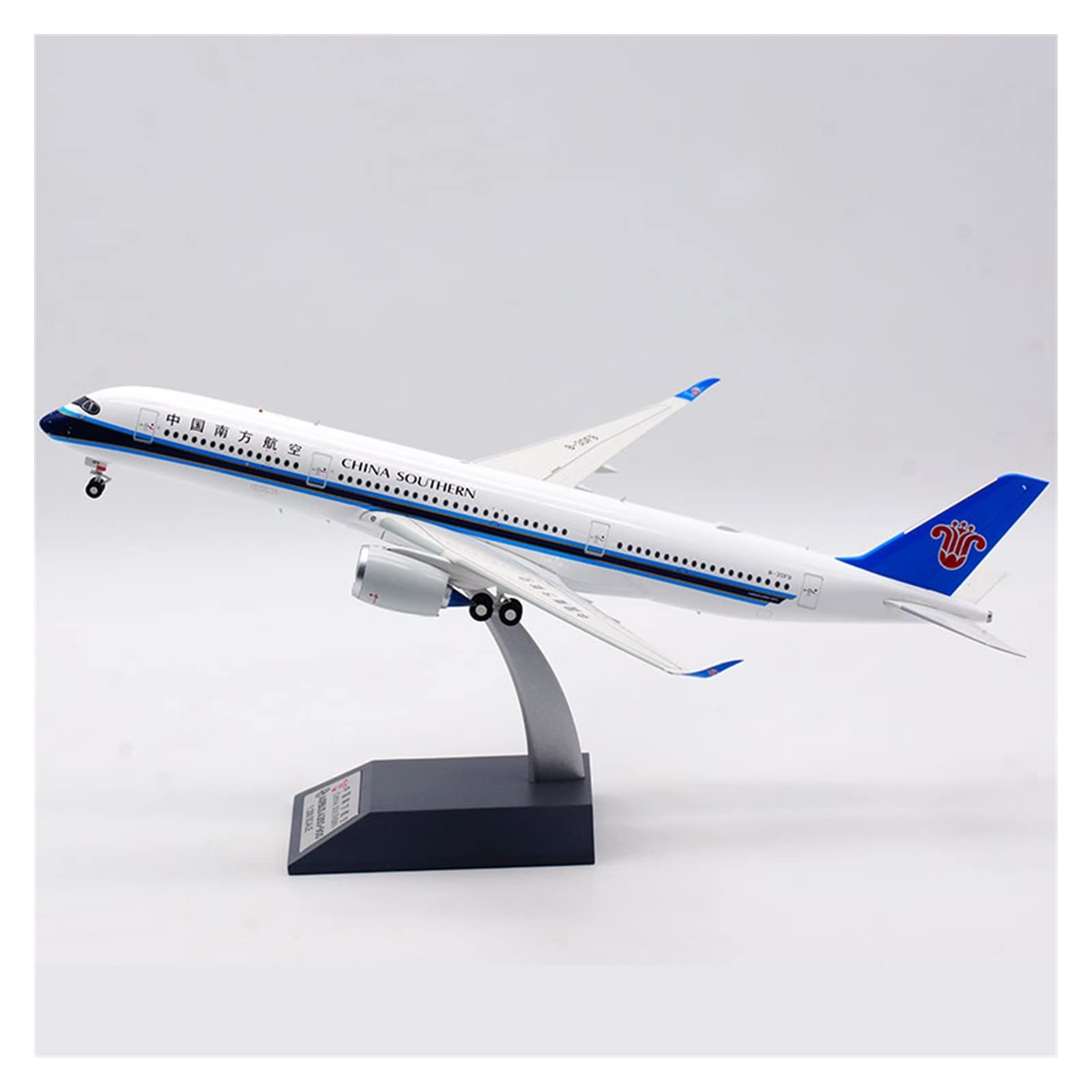 Amazon.co.jp: 1:200 スケール中国南方航空 A350-900 B-30F9 合金