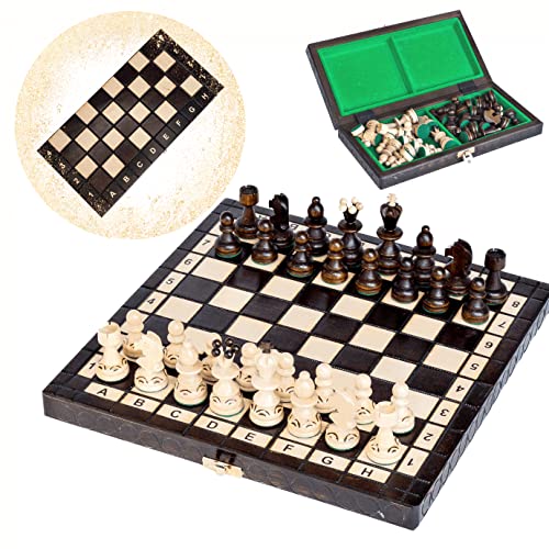 Jeu d'échecs en bois de charme compact avec rangement contre la perte des pièces