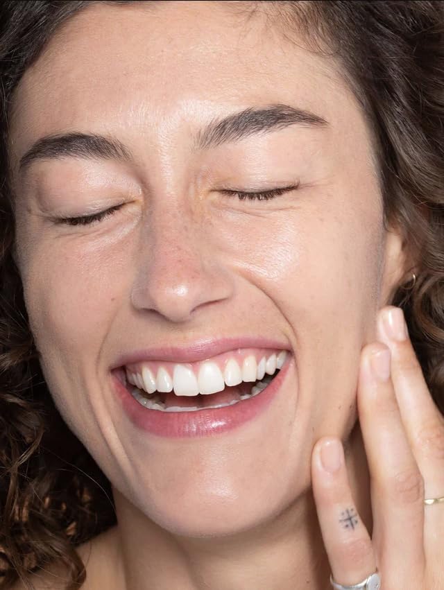 ILIA - Super Serum Skin Tint SPF 40 | Non-Comedogenic, Vegan, LIghtweight to Help Against Blue Light, + Pollution while Hydrating, Smoothing, + Refining (Diaz ST7, 1 fl oz | 30 ml) - Image 7