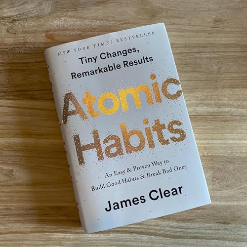 𝑨𝑻𝑶𝑴𝑰𝑪 𝑯𝑨𝑩𝑰𝑻𝑺 by James Clear - 𝟓 𝐥𝐞𝐬𝐬𝐨𝐧 𝐥𝐞𝐚𝐫𝐧𝐞𝐝 𝐅𝐫𝐨𝐦 𝐭𝐡𝐞 book Podcast Por  arte de portada