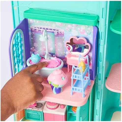 10. Bild von Gabby‘s Dollhouse Deluxe Raum, Primp and Pamper Bathroom, Badezimmer mit Meerkätzchen (engl. MerCat), 3 Möbelstücken und 2 Überraschungsboxen mit Zubehörteilen, geeignet für Kinder ab 3 Jahren