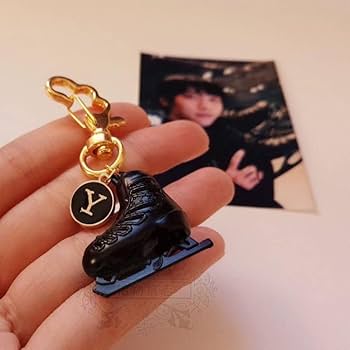 Amazon.co.jp: 羽生結弦 グッズ キーホルダー フィギュア