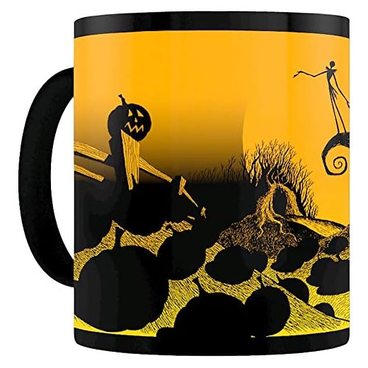 Pyramid International Nightmare Before Christmas - Taza de cerámica (21 x 29 x 1,3 cm), diseño de cementerio, color blanco