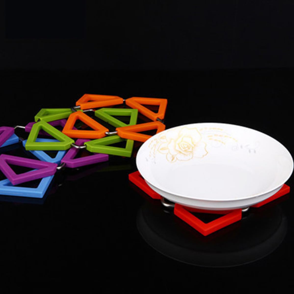 Dessous de Plat Carrés Couleur Aléatoire Lot de 6 Résistants Chaleur en Silicone et Acier Inoxydable, Pliables, Résistants la Chaleur, Antidérapants, pour