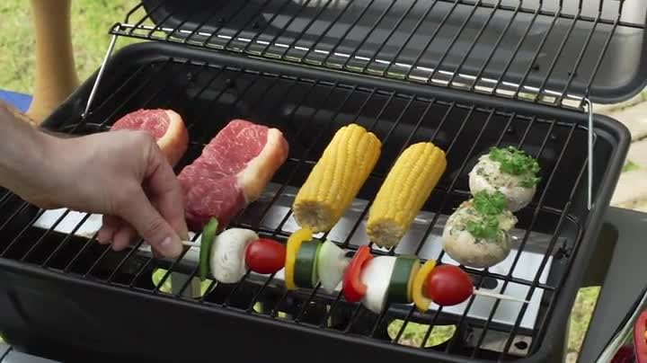 Bild 6 - Clatronic® Gasgrill mit 2 Heizzonen | individuelle Temperatursteuerung | inkl. Grillrost + Warmhalterost | Grill mit praktischem Ablagekorb und großem Stauraum für Gasflasche | GG 3590