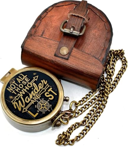 Brújula de latón grabada con estuche de cuero y cadena miniatura 1