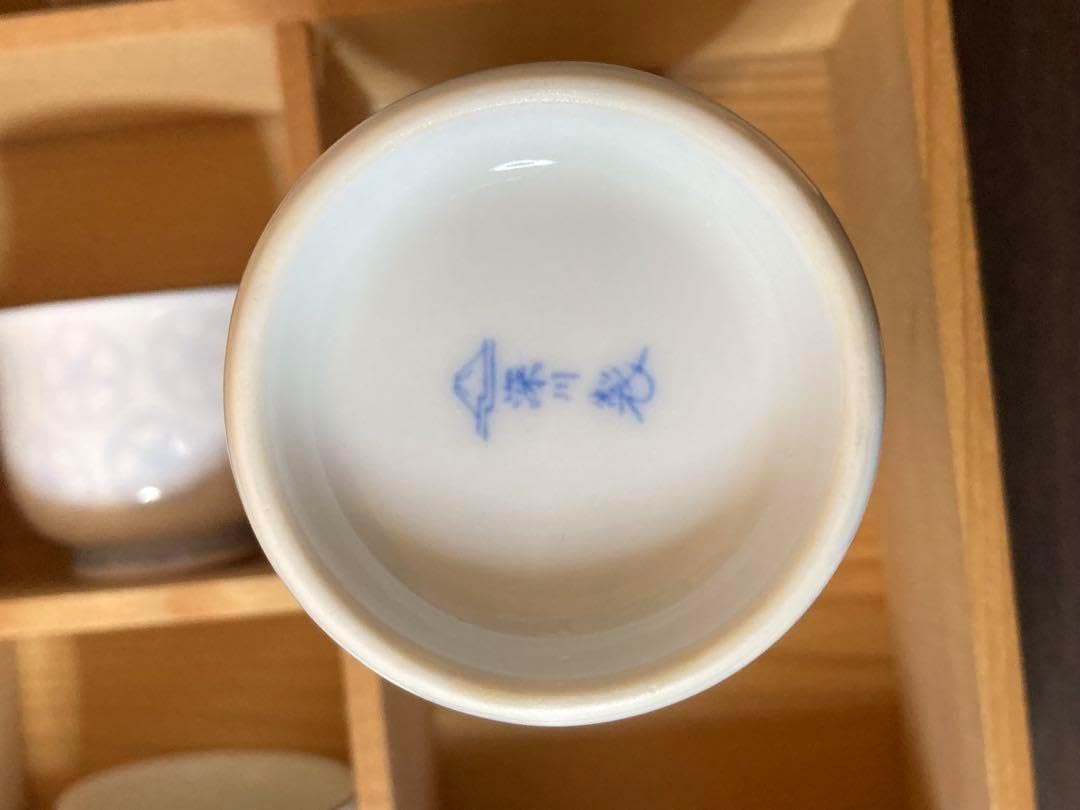 中国 大清乾隆年製款 青花紅釉盛上雲龍文 長顎瓶 M R8285B 中国 大清