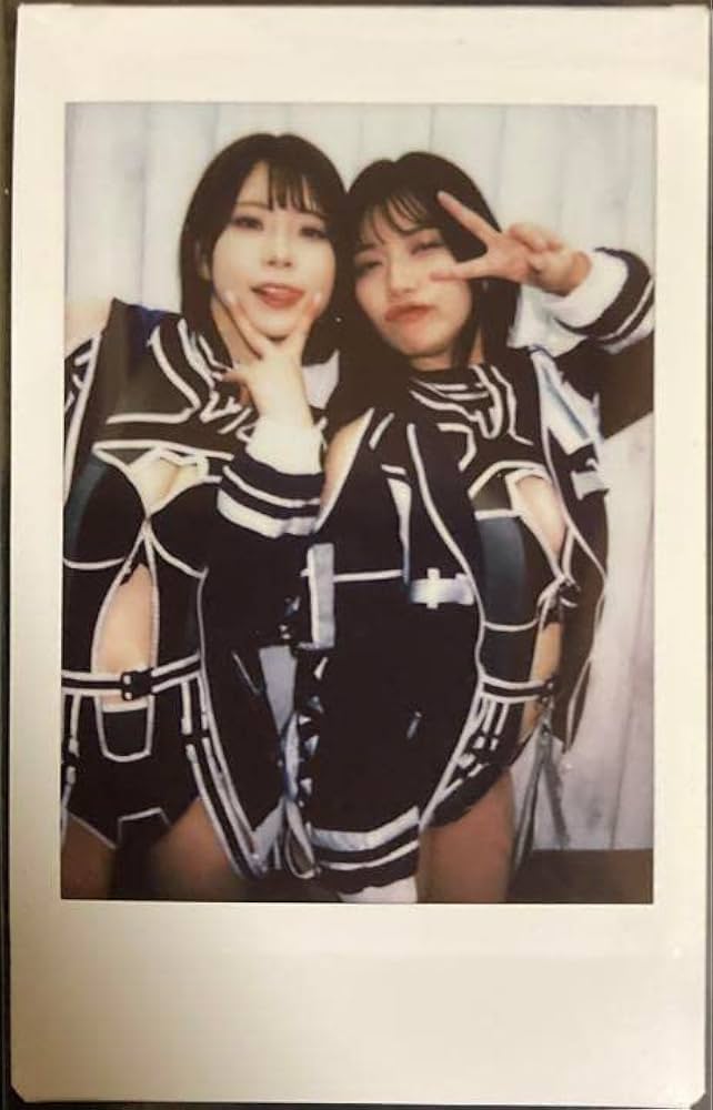 Amazon.co.jp: 葵いぶき、石原希望 チェキ② : おもちゃ