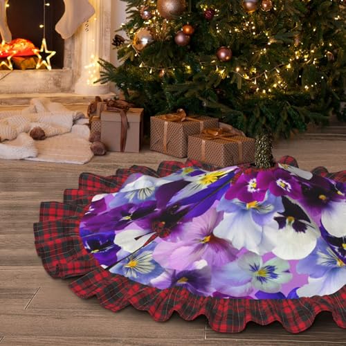 Jupe de sapin de Noël et décoration de maison festive chaleureuse