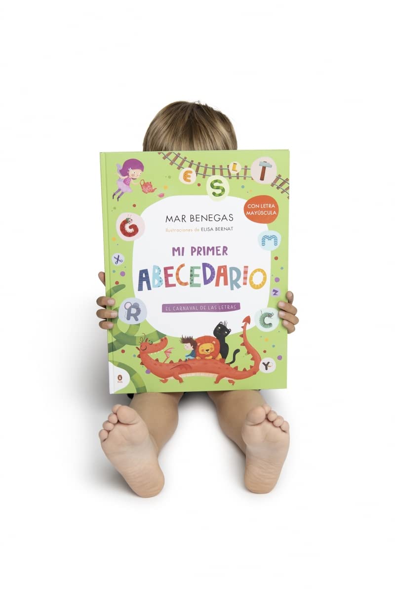 Mi primer abecedario: El carnaval de las letras (con letra mayúscula y texto rimado) (Aprender a leer)