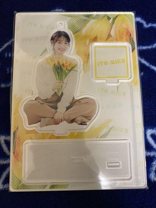 Amazon.co.jp: 伊藤美来 アニサマ限定アクリルスタンド＆缶バッジ  