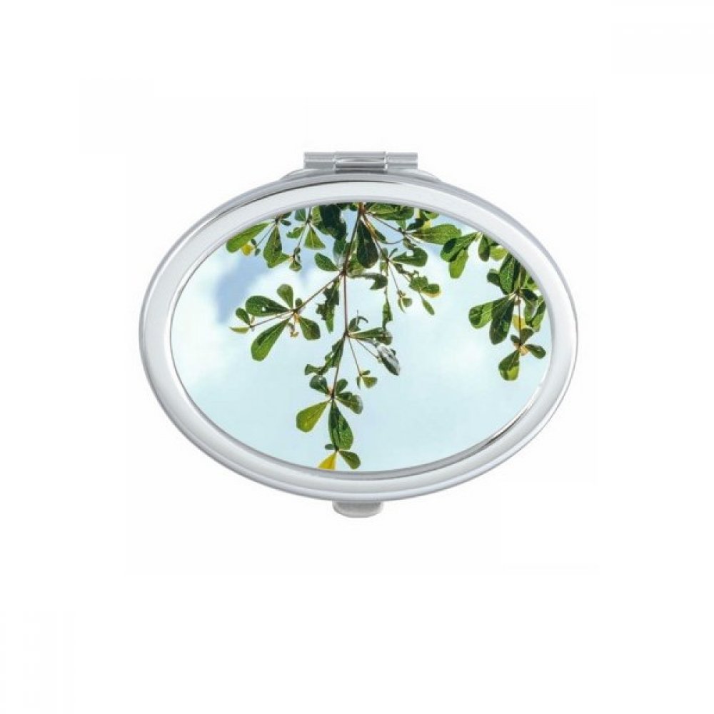 Miroir compact portable pour corriger votre maquillage sans encombrer votre sac