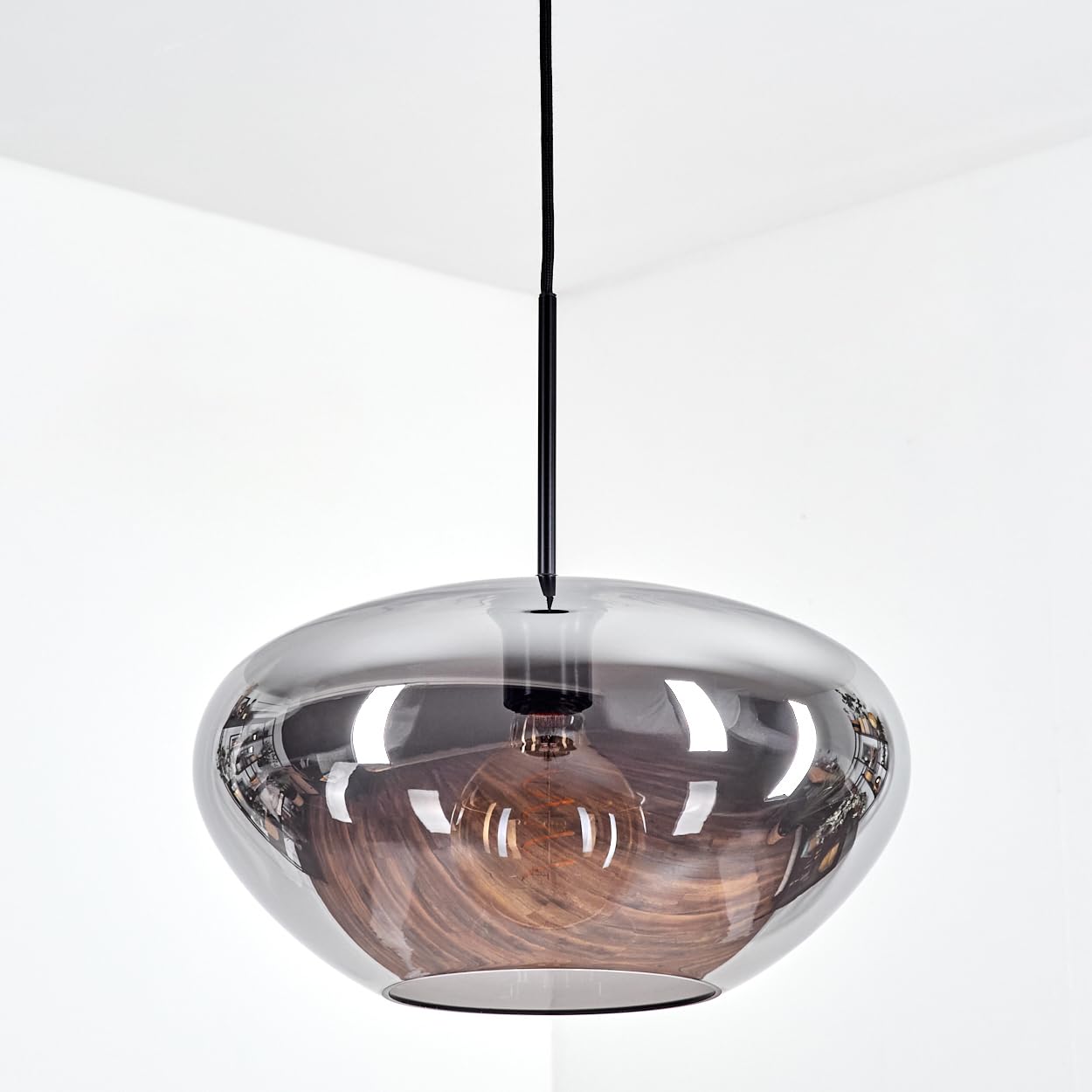 HOFSTEIN Hängeleuchte Mertola, 1-flammige Hängelampe aus Metall/Glas in Schwarz/Rauchfarben, moderne Pendelleuchte im Retro/Vintage-Design, Ø 35 cm, E27, Esszimmer, Küche, Wohnzimmer