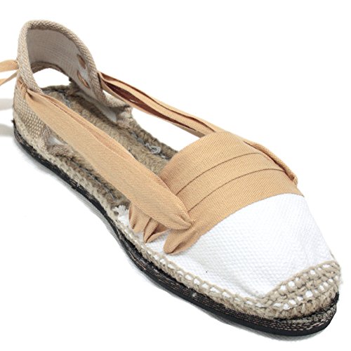 Espadrilles marron clair en caoutchouc style chevalier pour flâner cet été au soleil
