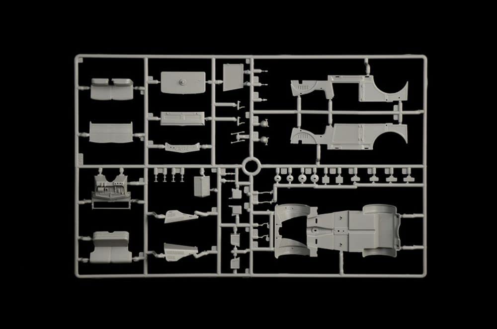 Italeri 6550 Fiat 508 CM Coloniale with Crew, Scala 1:35, Plastic Model Kit, Modello in Plastica da Montare, Modellismo