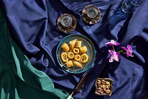 Authentisches Walnuss-Baklava in einer Schachtel. Handgefertigt. Gewicht 822 Gr. Sortiment mit 42 Häppchen. mit nativem Olivenöl extra und ohne Palmöl.