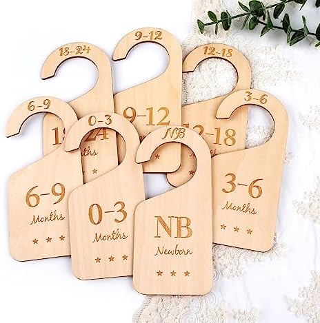 HOUÍSM Wooden Baby Closet Size Dividers 7Pack, Baby Clothes Organizers Home Nursery Decor, Thicken and Double Sided from Newborn to 24 Months, Hanging Closet Dividers for Newborn Baby Shower