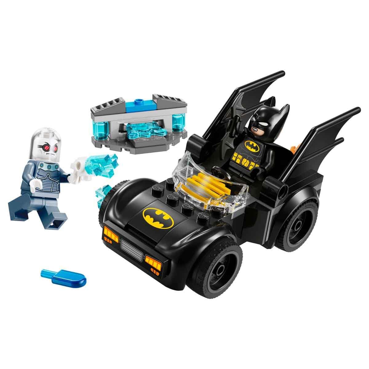 LEGO DC Batman e Batmobile Contro Mr. Freeze - Macchina Giocattolo del Supereroe con 2 Minifigure, Accessori e Starter Brick per l'Auto, Giochi per Bambini e Bambine da 4 Anni in su, Idea Regalo 76301