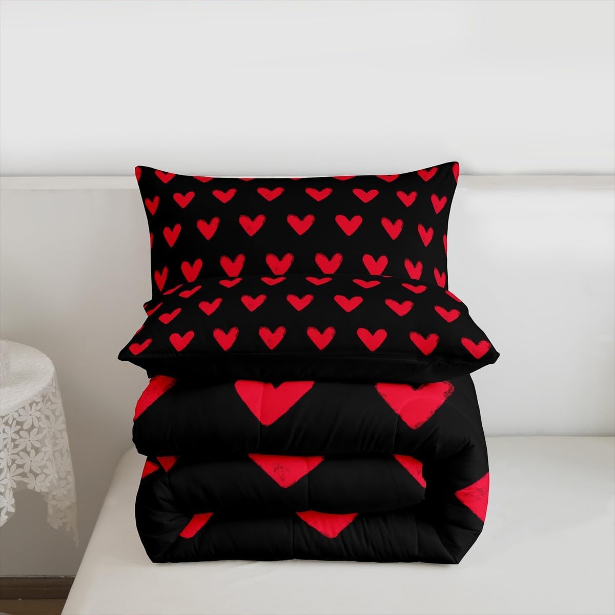 Erosebridal Love Comforter Set Queen Black and Red Bedding for Girls Women Men Couple Heart Shaped Down Comforter Cartoon Love Heart Kawaii Comforter Set Geometric Bedding Sets Bedroom Decor 3Pcs