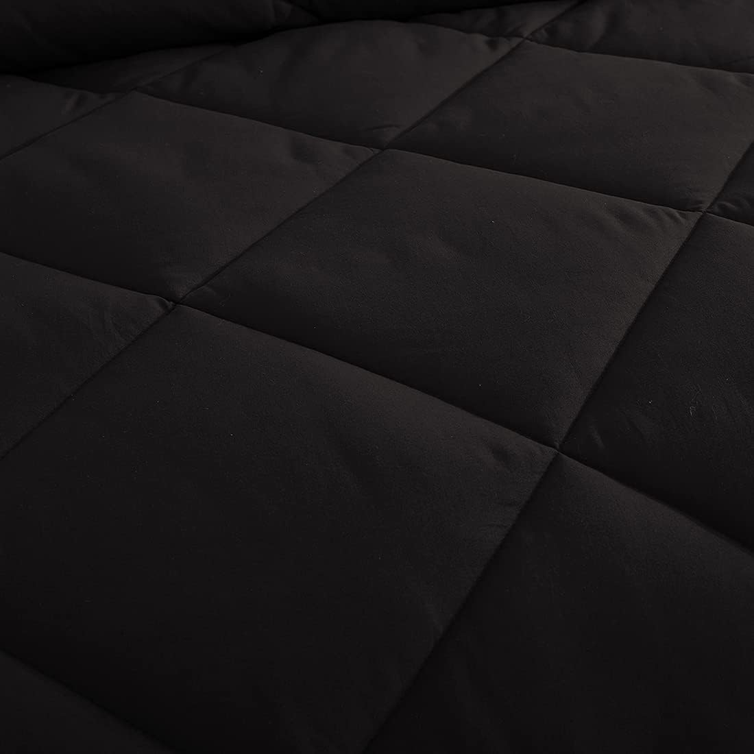 Wamsound All-Season Down Alternative Quilted Comforter,Comfortable Sleep Quilt Bedding,Reversible Duvet Insert with Corner Tabs,Winter Warmth Breathable,Super Soft,Machine Washable (Twin, Black/Grey)