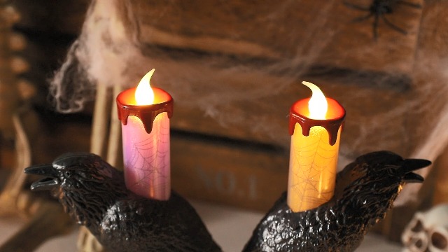 Lot de 2 bougies LED sans flamme en forme de corbeau pour Halloween, violet et orange, bougeoir vacillant pour intérieur ou extérieur, décoration effrayante, lampe de table pour fête d'Halloween