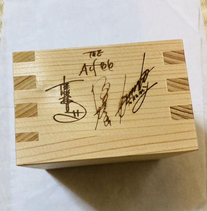 THE ALFEE 40周年記念サイン入り木箱 THE ALFEE 40周年記念サイン入り木箱