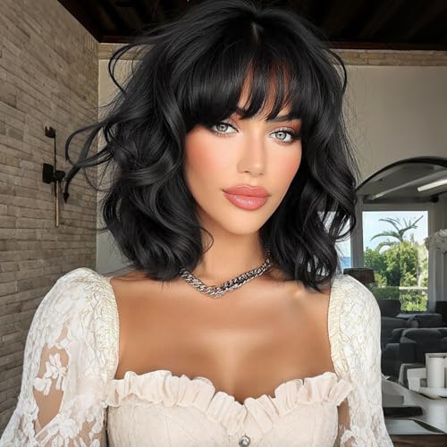WIGNEE Perruque Carré Ondulée Courte avec Frange – Noir Naturel, 30cm Fibre Synthétique Résistante à la Chaleur, Perruque Sans Colle Bouclée Naturelle...