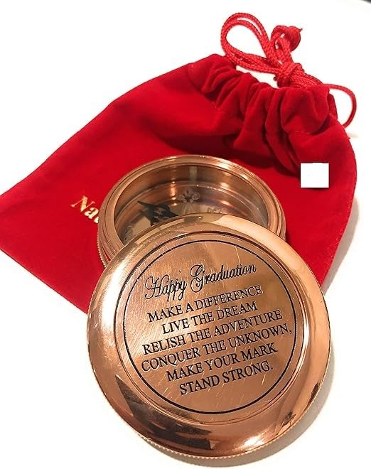 Brújula de Bolsillo Antiguo Latón - Brújula Grabada para Graduación, Camping, Senderismo y Turismo miniatura 1