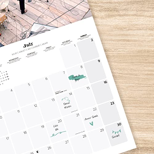 Grupo Erik – Calendrier Mural 2023 The Beatles – 12 MOIS | Janvier 2023 à Décembre 2023 | 30 x 60 cm, Certifié FSC,en… - Les Beatles, Paul McCartney, John Lennon, RIngo Starr, George Harrison Grupo Erik - Calendrier Mural 2023 The Beatles - 12 MOIS | Janvier 2023 à Décembre 2023 | 30 x 60 cm, Certifié FSC,en… – Image 6