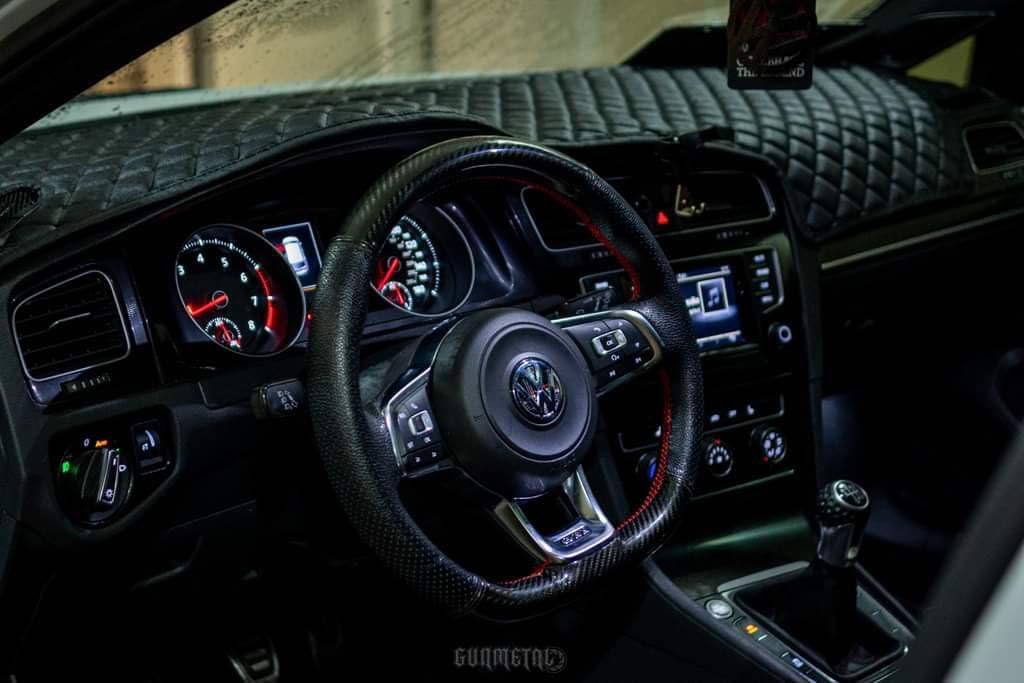 Cobra Auto Accessories VIP Diamond Dash Cover for Volkswagen Golf MK7 2015 2016 2017 2018